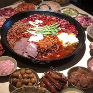 面對(duì)眾多選擇，哪家的火鍋牛油紅油真正靠譜？