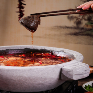 揭秘：牛油紅油火鍋的獨特風味何在？